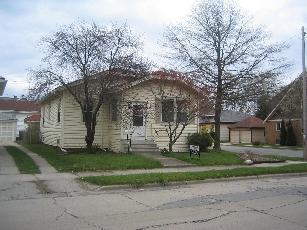 2703 Geneva St., Racine, WI 53402