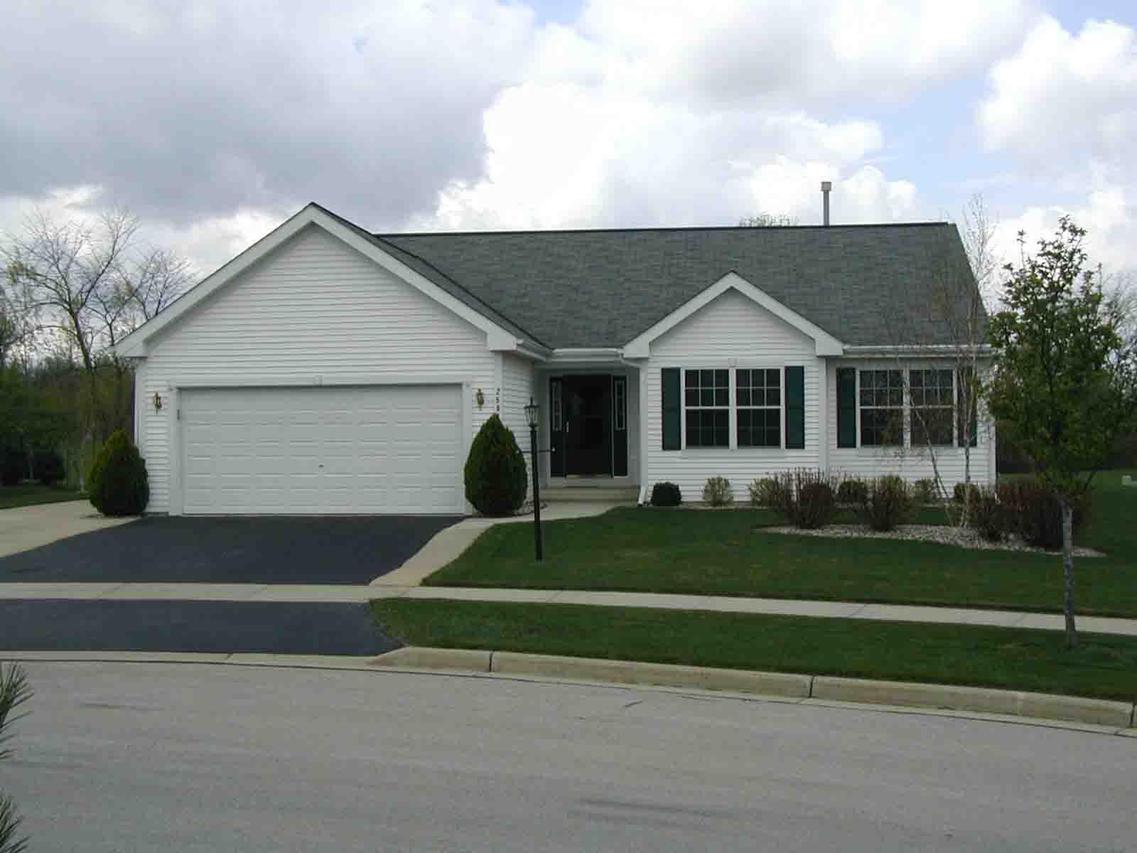 2504 Clearview Ct., Waukesha, WI 53186