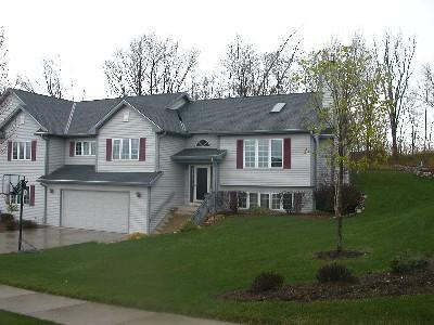 1010 E Woodview Ct., Slinger, WI 53086