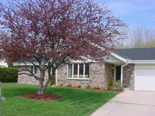 1118 W Fairfield Ct., Glendale, WI 53217