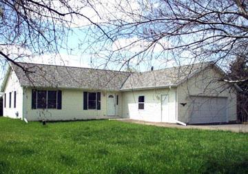 W1215 Stein Way, Ashippun, WI 53066