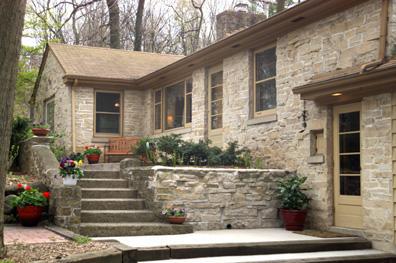 835 Park Ln., Elm Grove, WI 53122