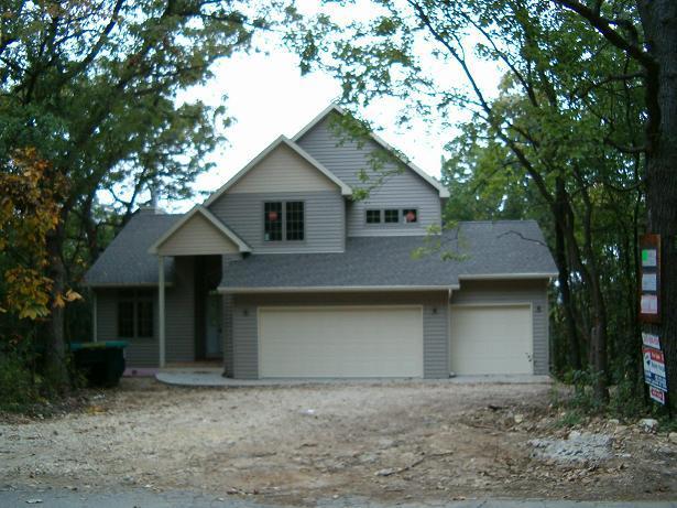 W589 Hillcrest Dr, Bloomfield, WI 53128