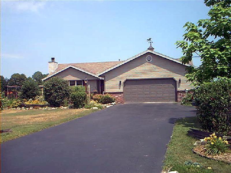 5356 Carol Ln., West Bend, WI 53095