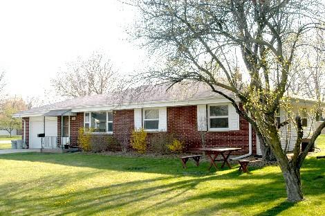 830 W Theresa Ln, Glendale, WI 53209