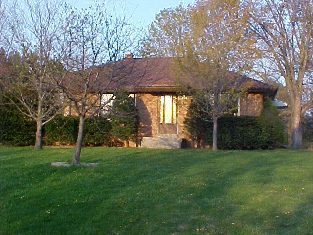 4010 S Katherine Dr., New Berlin, WI 53151