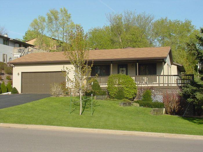 405 Hillcrest Dr, Holmen, WI 54636