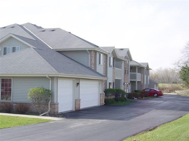 3651 E Barbara Ct. #6, Oak Creek, WI 53154
