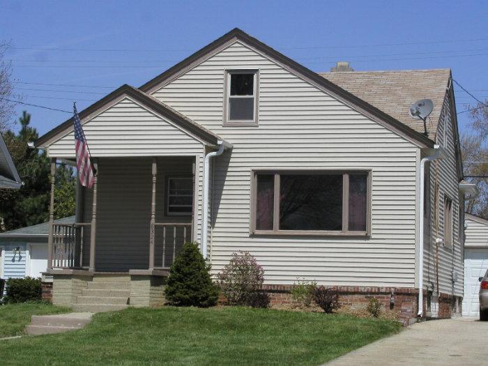 8324 W North Ave, Wauwatosa, WI 53213