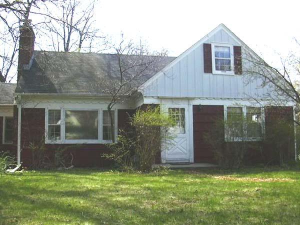 6073 N Apple Blossom Ln., Glendale, WI 53217