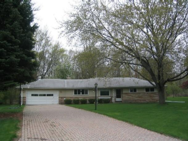 12301 W Parkview Ln., Hales Corners, WI 53130