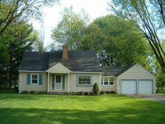 13665 Adelaide Ln., Brookfield, WI 53005