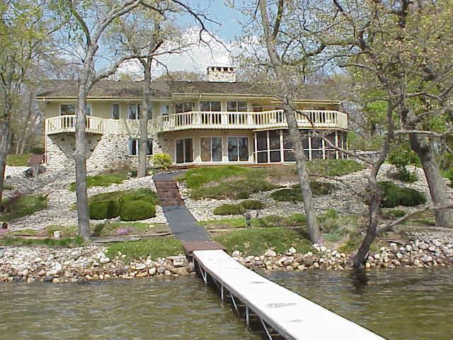 9395 N Island Dr., East Troy, WI 53120