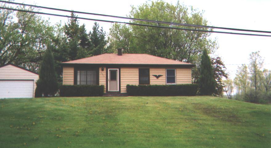 2824 W Franklin Ter., Franklin, WI 53132