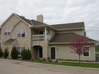 9375 S Cobblestone Way #H, Franklin, WI 53132