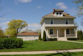 1516 Oakdale, Waukesha, WI 53189