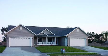 1308 Harvest Cir., Holmen, WI 54636