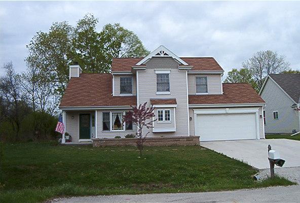 5651 S 45th St, Greenfield, WI 53220