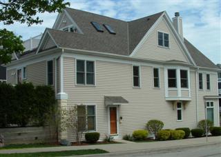 2831 S Delaware #B, Milwaukee, WI 53207