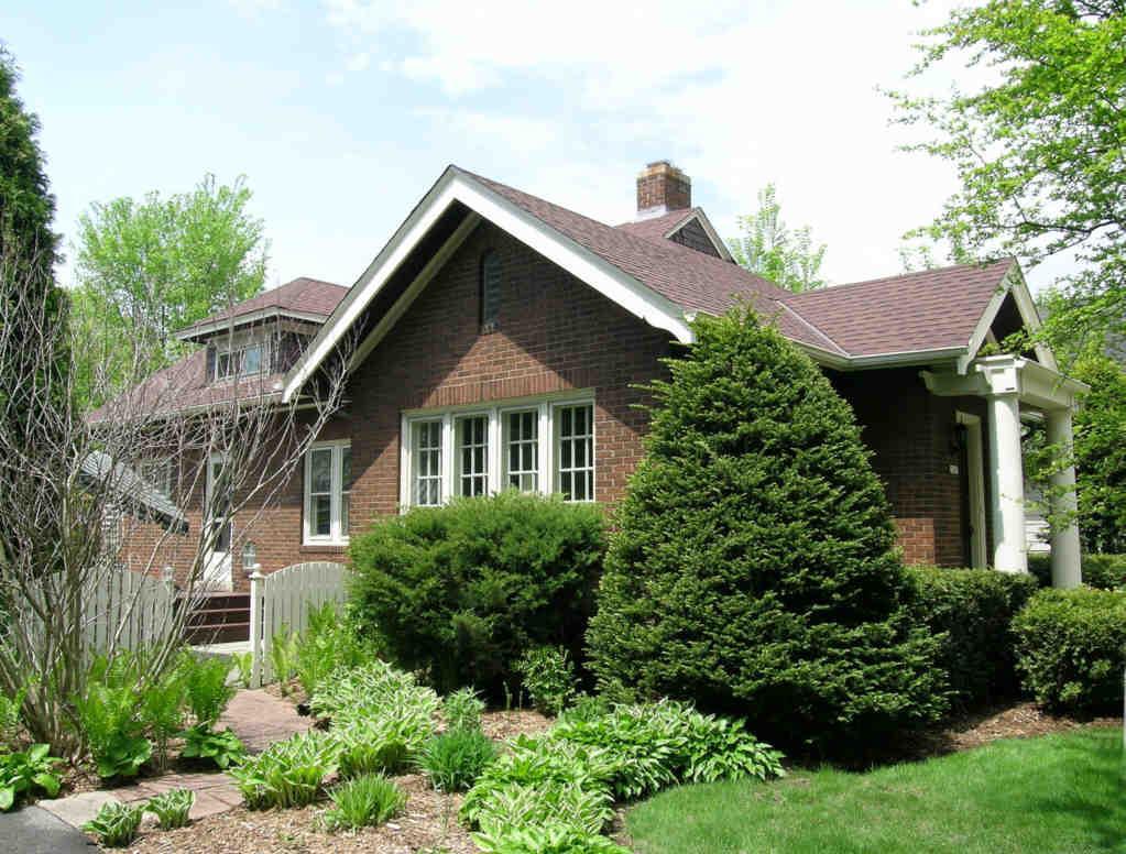 2247 N 71st St., Wauwatosa, WI 53213