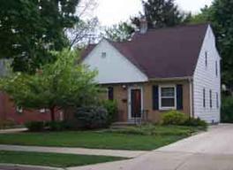 8603 Glencoe Cir., Wauwatosa, WI 53226