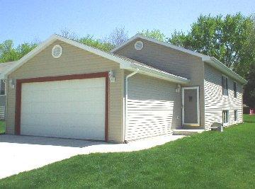 1711 Patricia Ln., Waukesha, WI 53188