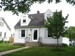 220 W Roberta Ave., Waukesha, WI 53186