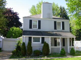 5572 Angle Ln., Greendale, WI 53129