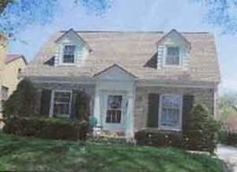 2508 N 69th St, Wauwatosa, WI 53213