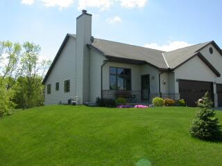 1031 Lou's Way, Slinger, WI 53086