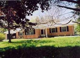 400 W Apple Tree Rd., Glendale, WI 53127