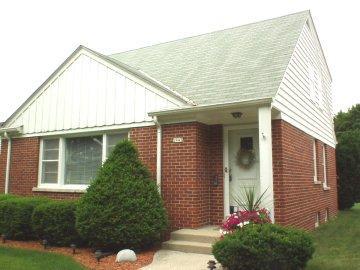 2445 N 80th St., Wauwatosa, WI 53213