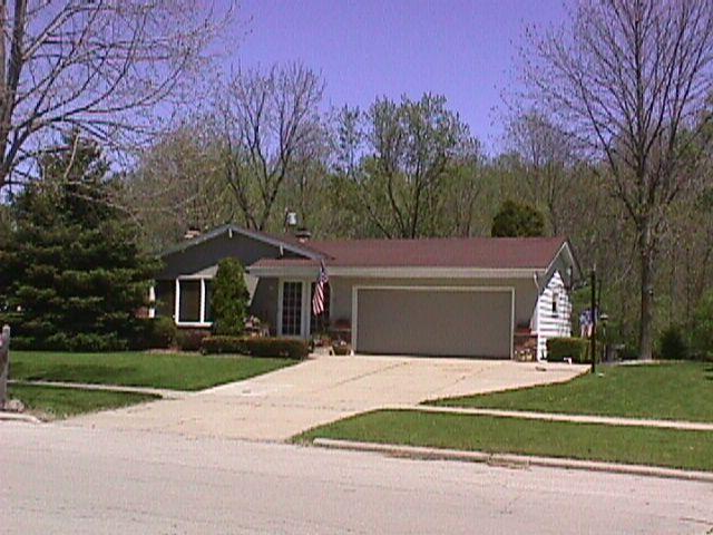 1562 Parkway Dr, Port Washington, WI 53074