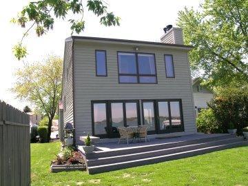 N29W27356 Peninsula Dr., Pewaukee, WI 53072