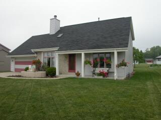 8271 S Wilding Dr., Oak Creek, WI 53154