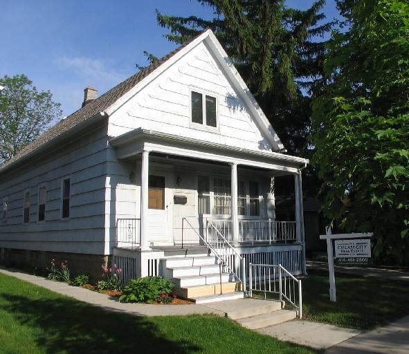 2523 S Lenox, Milwaukee, WI 53207