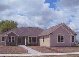 2907 Southgate Dr., Hartford, WI 53027