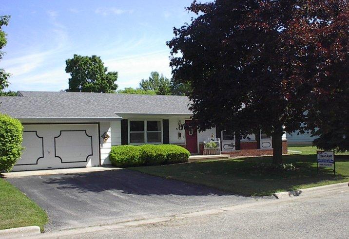 322 Westlawn, Elkhorn, WI 53121