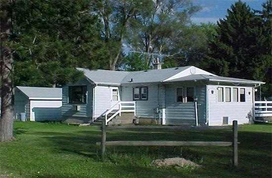 1055 W Hyacinth Rd., Bloomfield, WI 53128