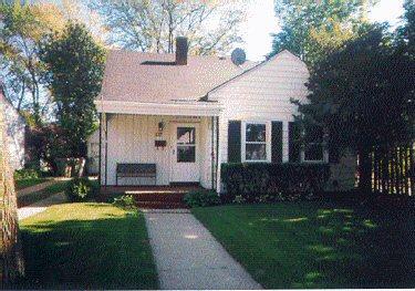 127 E Gauer Cir., Milwaukee, WI 53207