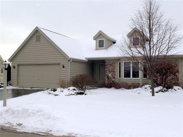 21365 Hallendale Ct., Brookfield, WI 53045