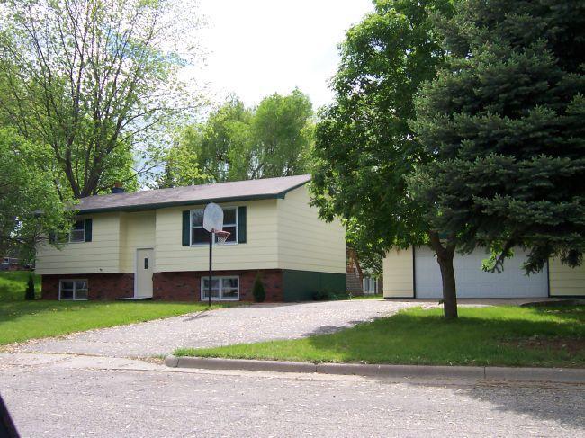 1606 Cliffview Dr., Holmen, WI 54636