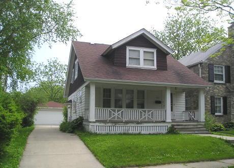 1827 E Beverly Rd, Shorewood, WI 53211