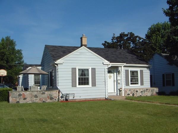 622 Scott Ave, Waukesha, WI 53186