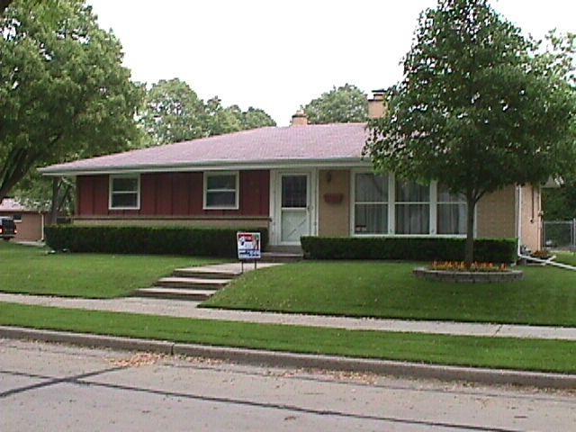 806 S 88th, West Allis, WI 53214