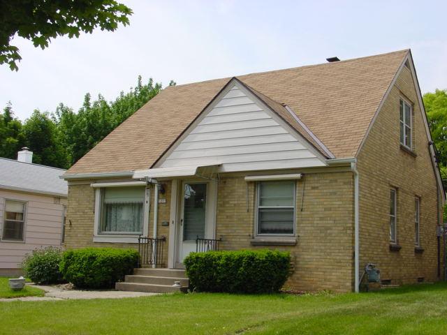 3207 W Lakefield Dr., Milwaukee, WI 53215