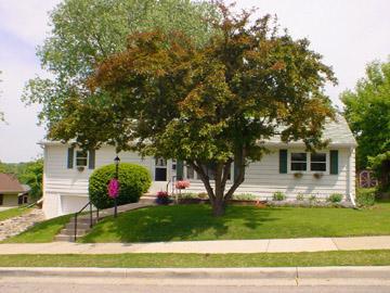 146 Maryknoll Dr., Pewaukee, WI 53072