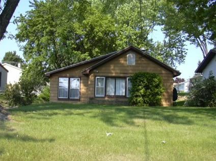 409 N 11th Ave, Onalaska, WI 54650