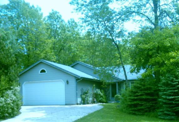 5010 S 41st St., Greenfield, WI 53221