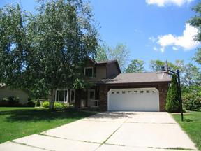 532 Sweetbriar Ln., Watertown, WI 53098